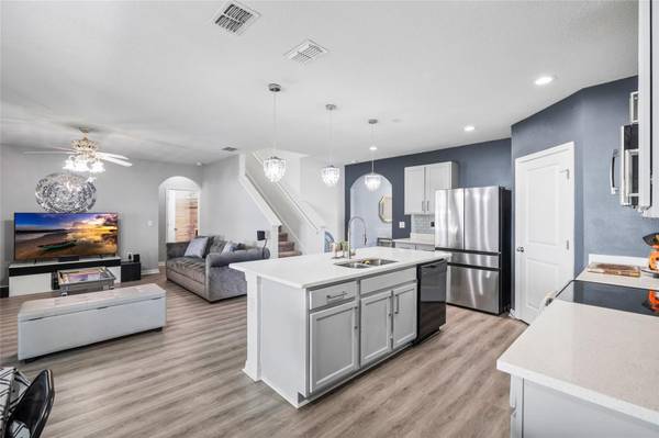 9646 TRONCAIS CIR, Thonotosassa, FL, 33592 photo 14