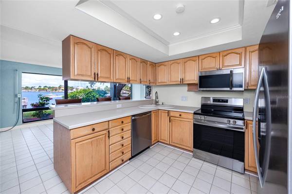 517 20TH AVE, Indian Rocks Beach, FL, 33785 photo 12