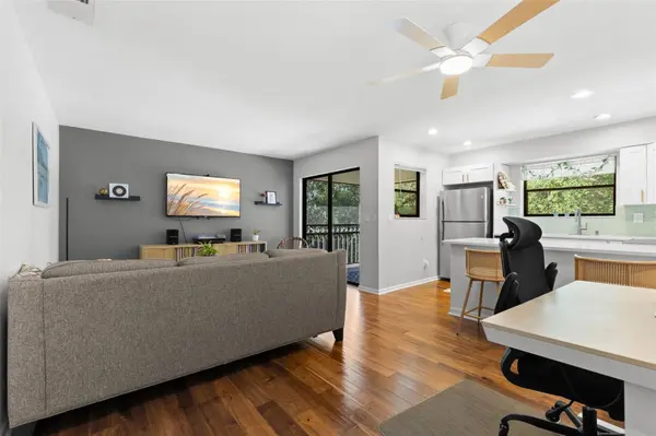 484 SANTA CRUZ PL NE #E, St Petersburg, FL 33703