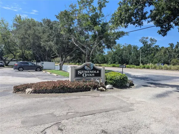 9851 113TH ST #108, Seminole, FL 33772