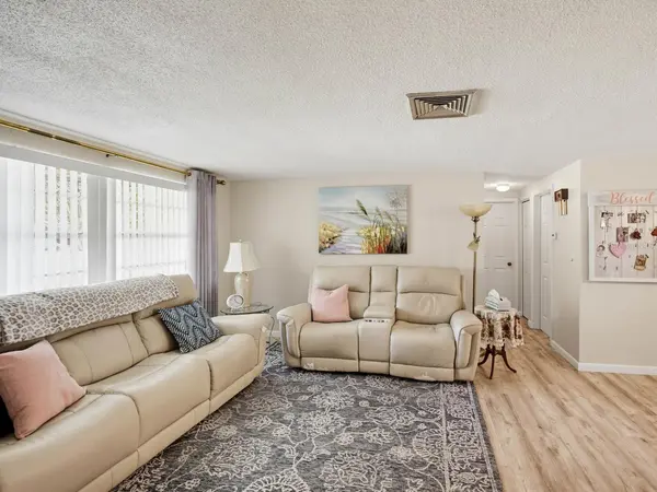 7130 HOLLYBAY RD, New Port Richey, FL 34653
