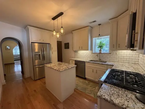 5635 Walsh ST, St Louis, MO 63109