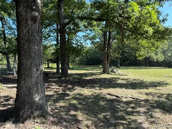 15 Windle RD, Cuba, MO 65453