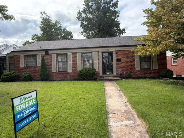 9360 Parkside DR, Brentwood, MO 63144