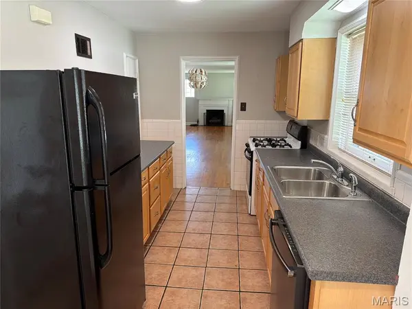9360 Parkside DR, Brentwood, MO 63144