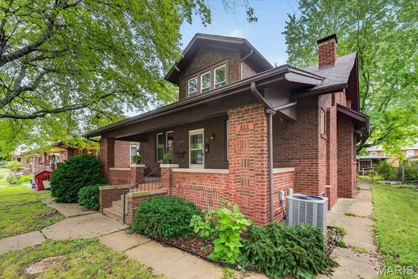 604 Sycamore ST, Belleville, IL 62220