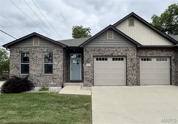 132 E Locust ST, Columbia, IL 62236