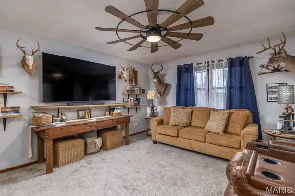 33020 Hall Rd, Richland, MO 65556