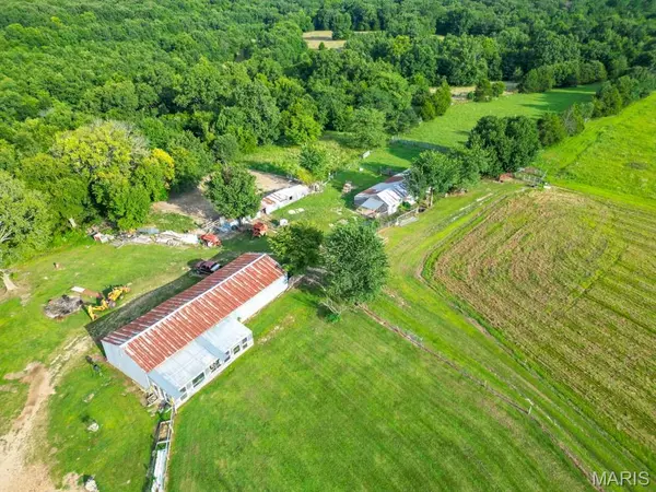 33020 Hall Rd, Richland, MO 65556