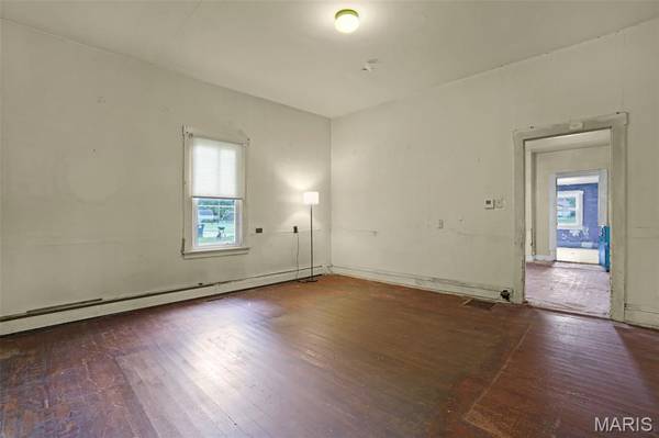 209 W 6th South ST, Mount Olive, IL 62069