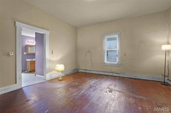 209 W 6th South ST, Mount Olive, IL 62069