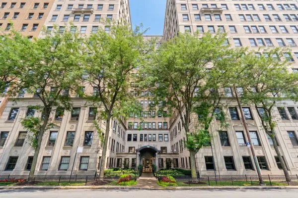 3520 N Lake Shore DR #7J, Chicago, IL 60657