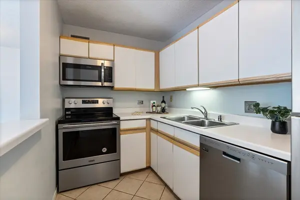 440 N McClurg CT #1105, Chicago, IL 60611