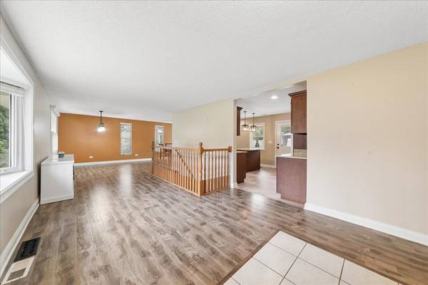 418 S Fairfield AVE, Lombard, IL 60148