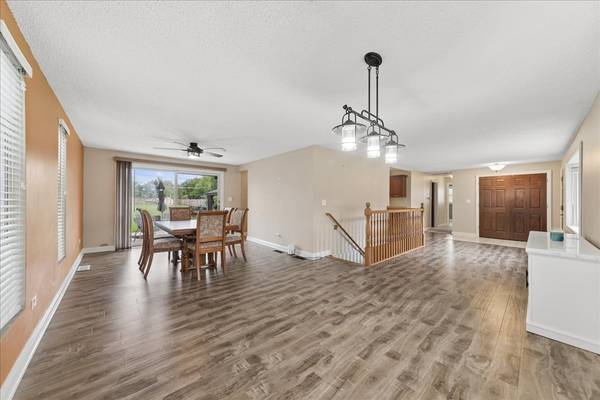 418 S Fairfield AVE, Lombard, IL 60148