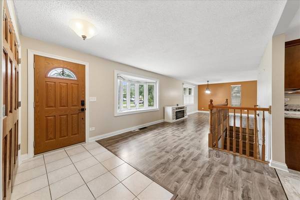 418 S Fairfield AVE, Lombard, IL 60148