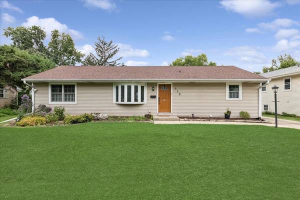 418 S Fairfield AVE, Lombard, IL 60148