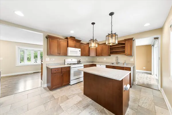 418 S Fairfield AVE, Lombard, IL 60148
