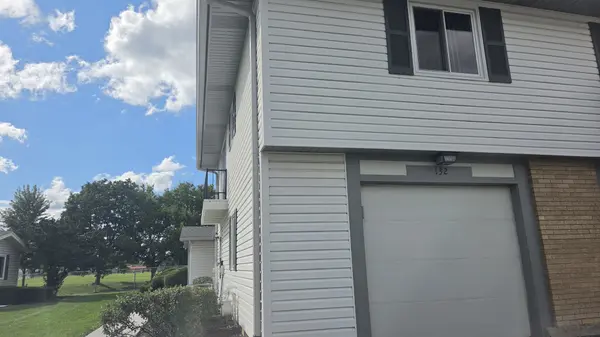 132 NAUSET LN #132, Schaumburg, IL 60194