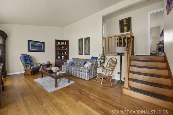 301 E Vermont ST, Villa Park, IL 60181
