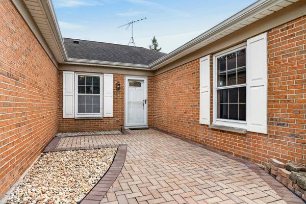 650 Wainsford DR, Hoffman Estates, IL 60169