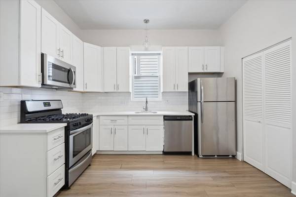 2909 N Ridgeway AVE #2, Chicago, IL 60618