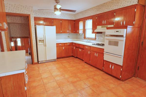 9734 Tulley AVE, Oak Lawn, IL 60453