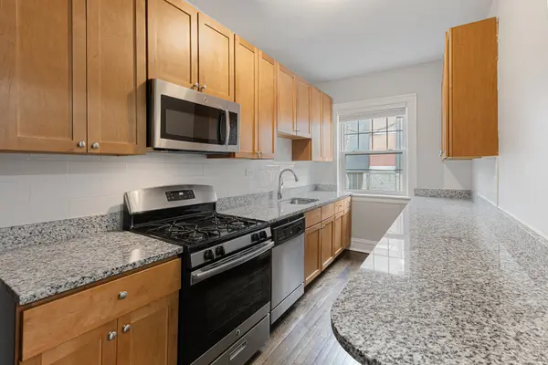 1100 W Glenlake AVE #1, Chicago, IL 60660