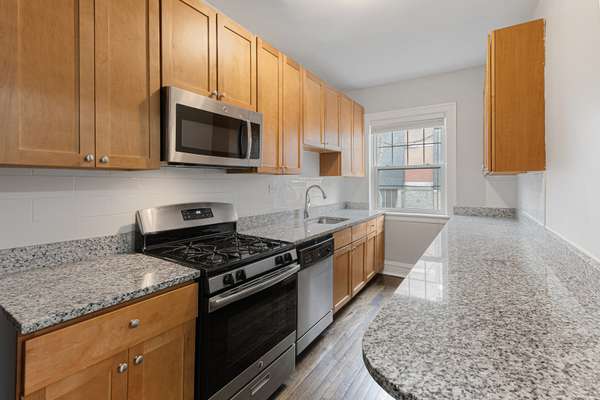 1100 W Glenlake AVE #1, Chicago, IL 60660