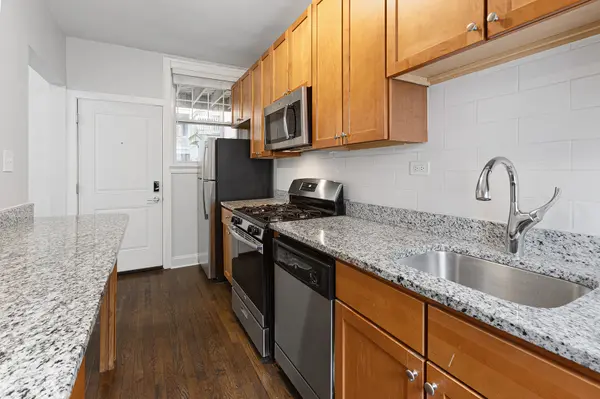 1100 W Glenlake AVE #1, Chicago, IL 60660