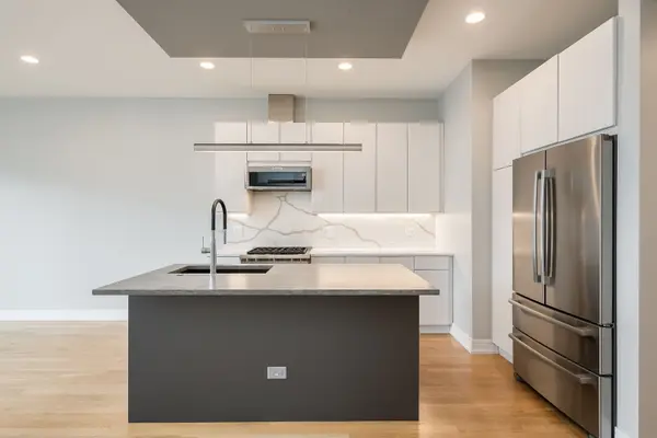 680 N Milwaukee AVE #604, Chicago, IL 60642