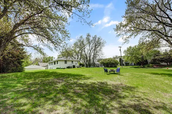 13013 Judicial RD, Burnsville, MN 55337