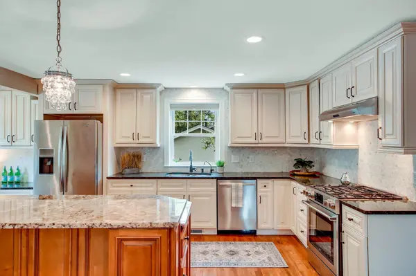 3817 W 55th ST, Edina, MN 55410