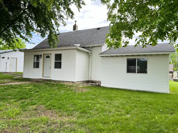 201 S Nelson ST, Cyrus, MN 56381