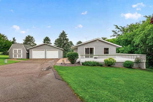 843 Yellowstone TRL, Hudson, WI 54016