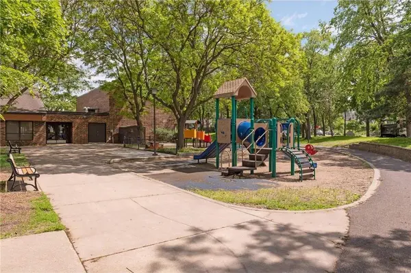 2530 E 34th ST #212, Minneapolis, MN 55406