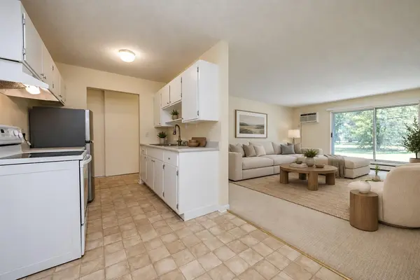 2007 E 122nd ST #B5, Burnsville, MN 55337