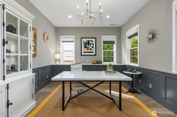 8777 NE Winslow Grove CT, Bainbridge Island, WA 98110