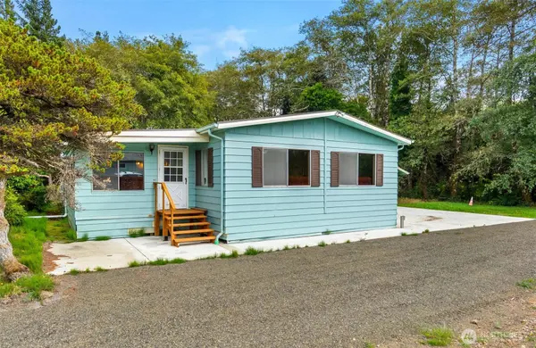 935 State Rt 105, Westport, WA 98595
