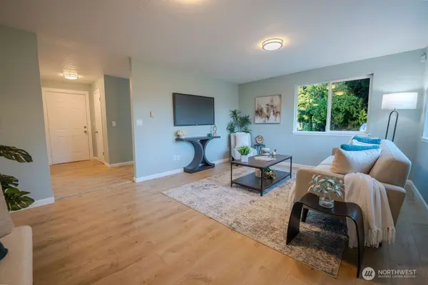 12419 SE Petrovitsky RD, Renton, WA 98058