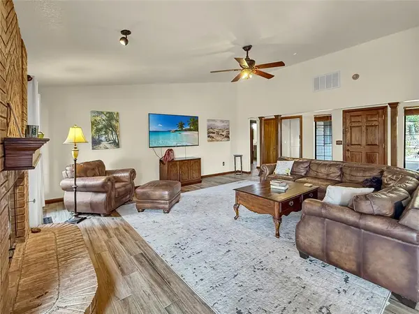 8225 Pleasant Oaks DR, Edmond, OK 73034