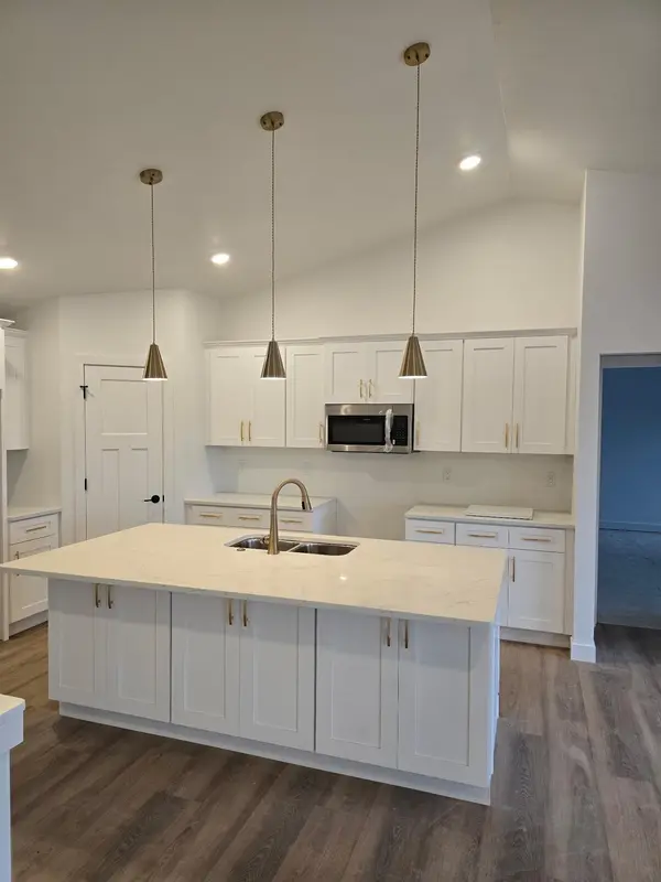 2951 WINNIPEG ST, Menasha, WI 54952