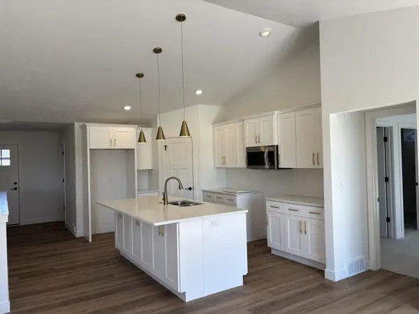 2951 WINNIPEG ST, Menasha, WI 54952