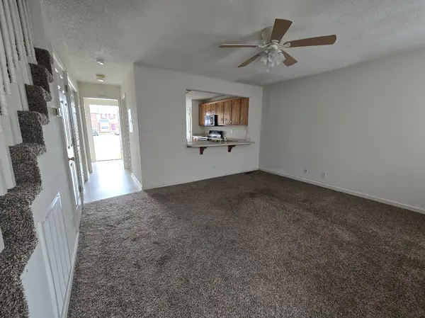 211 Tree Line Dr, Oak Grove, KY 42262