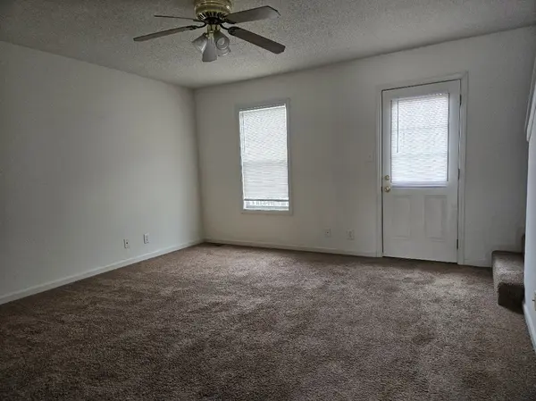 253 Tree Line Dr, Oak Grove, KY 42262