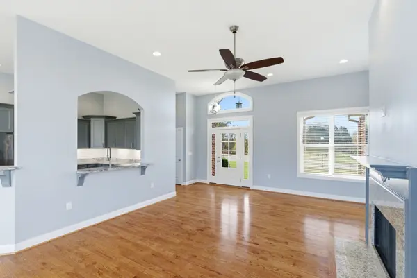 1027 Founders Ln, Portland, TN 37148