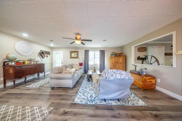 7061 County Road 9580, West Plains, MO 65775