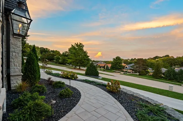 5705 S Castlebay DR, Springfield, MO 65809