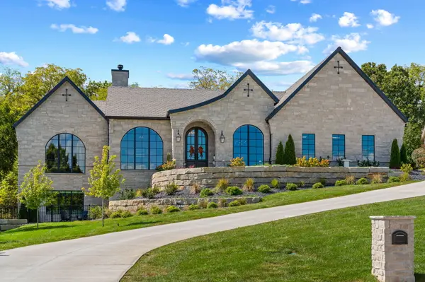 5705 S Castlebay DR, Springfield, MO 65809
