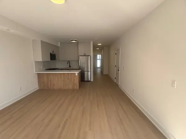 222 Belgravia AVE #2, Toronto W04, ON M6E 2M8
